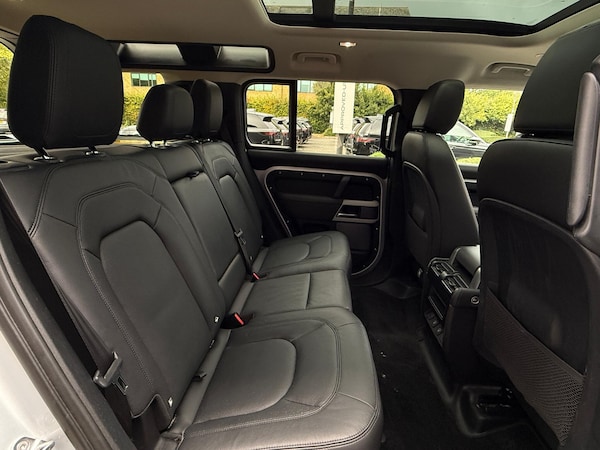 Used Land Rover Defender 110 2024 for sale - 76227838: Photo 41