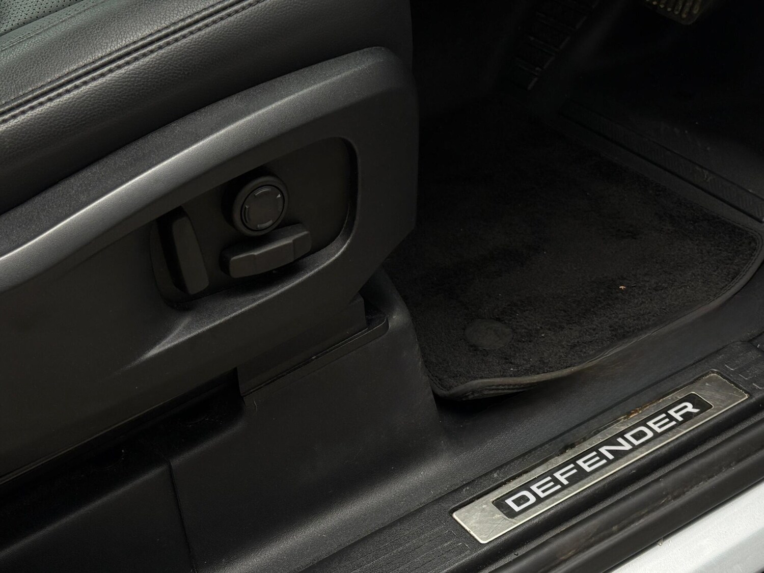 Used Land Rover Defender 110 2024 for sale - 76227838: Photo 47