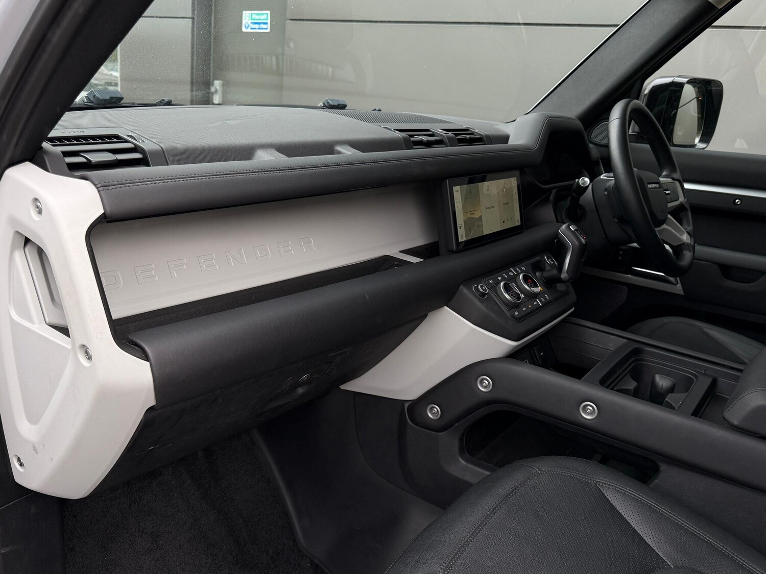 Used Land Rover Defender 110 2024 for sale - 76227838: Photo 51