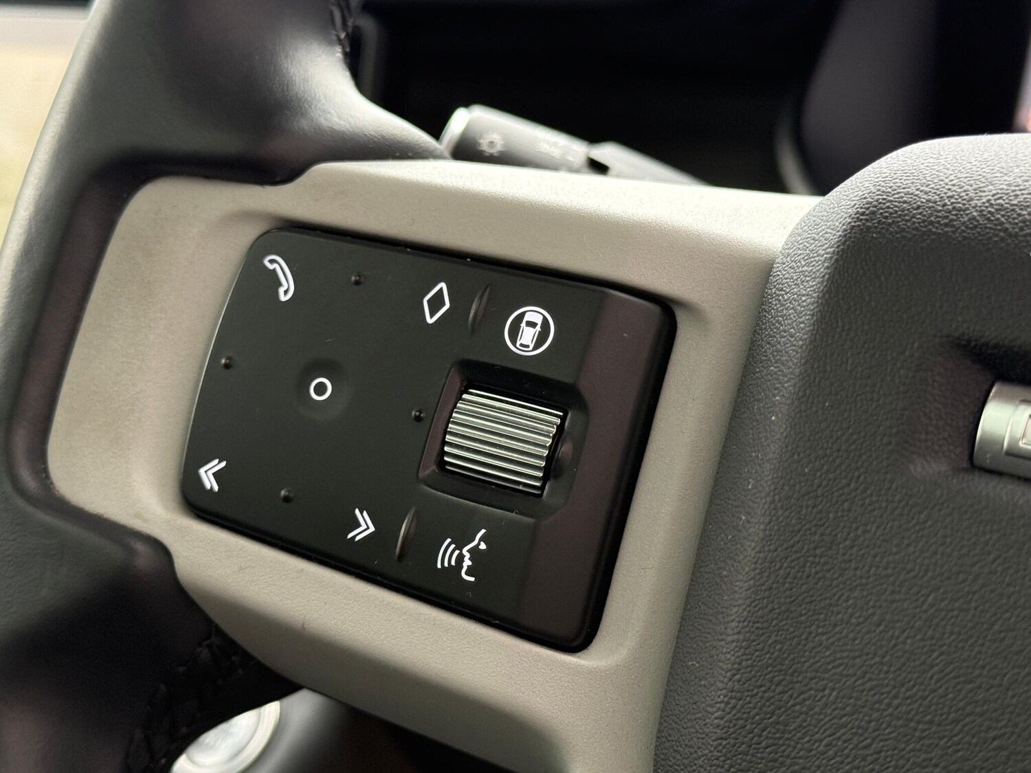 Used Land Rover Defender 110 2024 for sale - 76227838: Photo 55