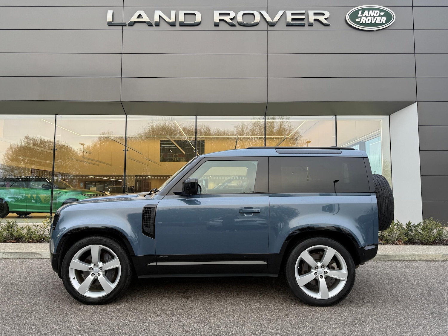 Used Land Rover Defender 90 2021 for sale - 77203664: Photo 11