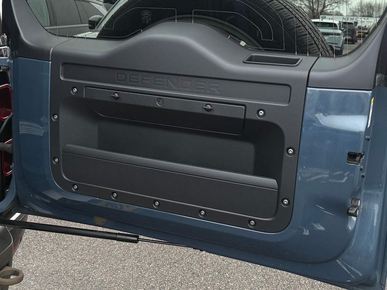 Used Land Rover Defender 90 2021 for sale - 77203664: Photo 32