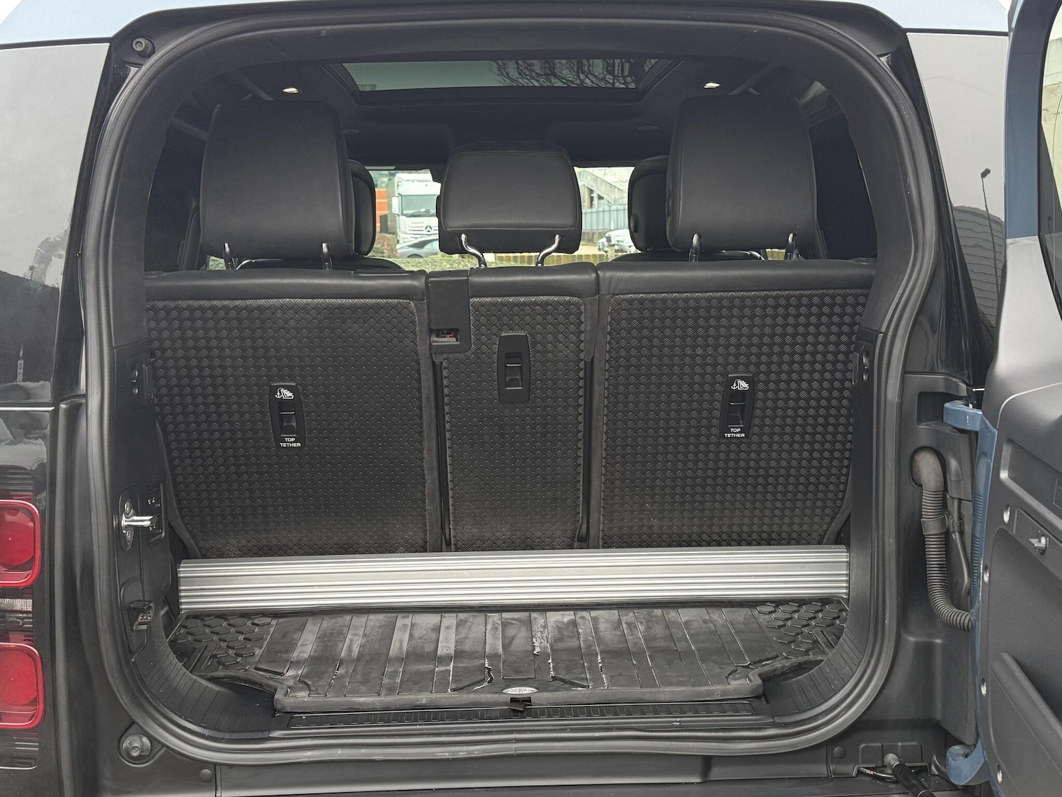 Used Land Rover Defender 90 2021 for sale - 77203664: Photo 33