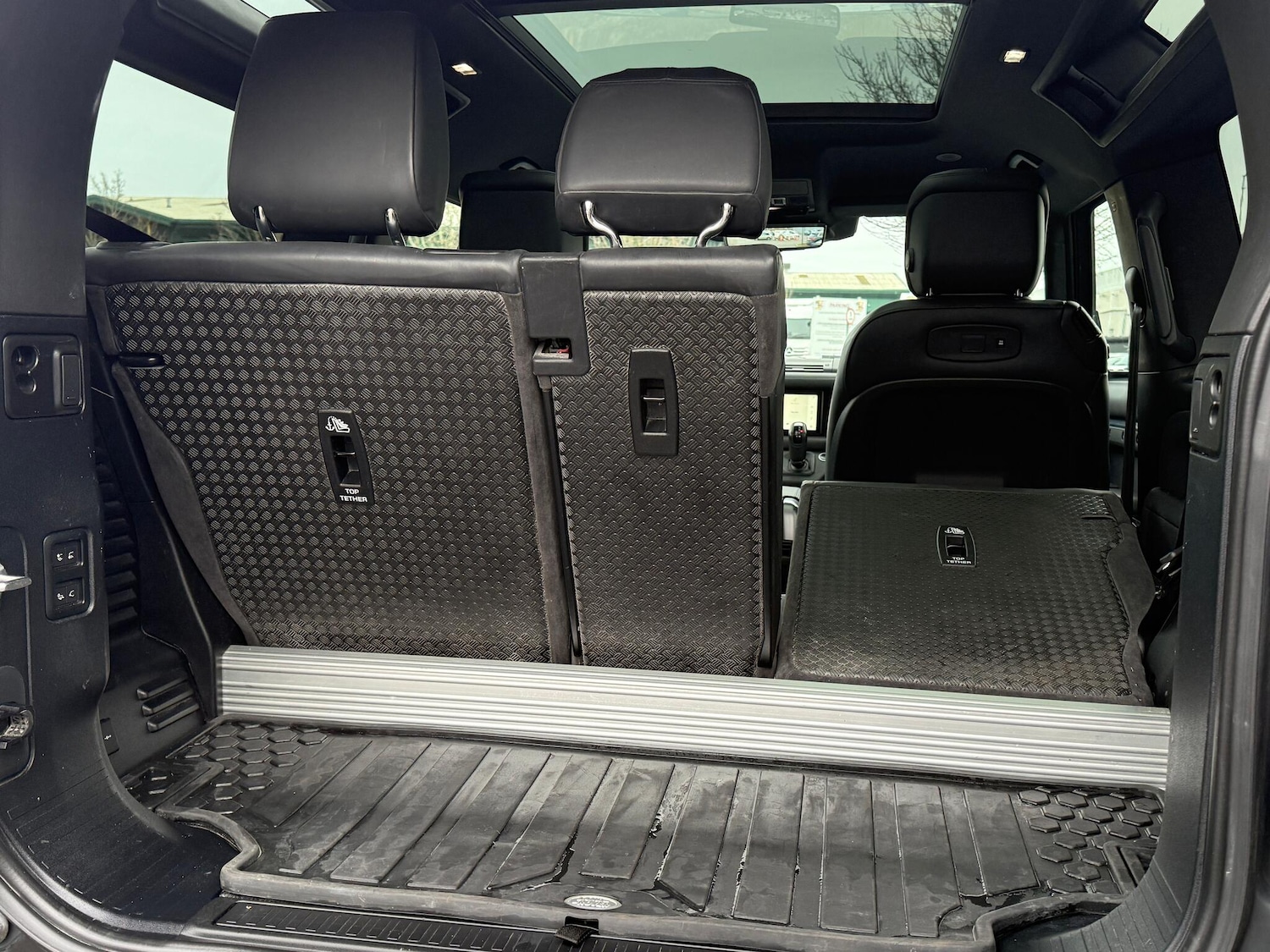 Used Land Rover Defender 90 2021 for sale - 77203664: Photo 34