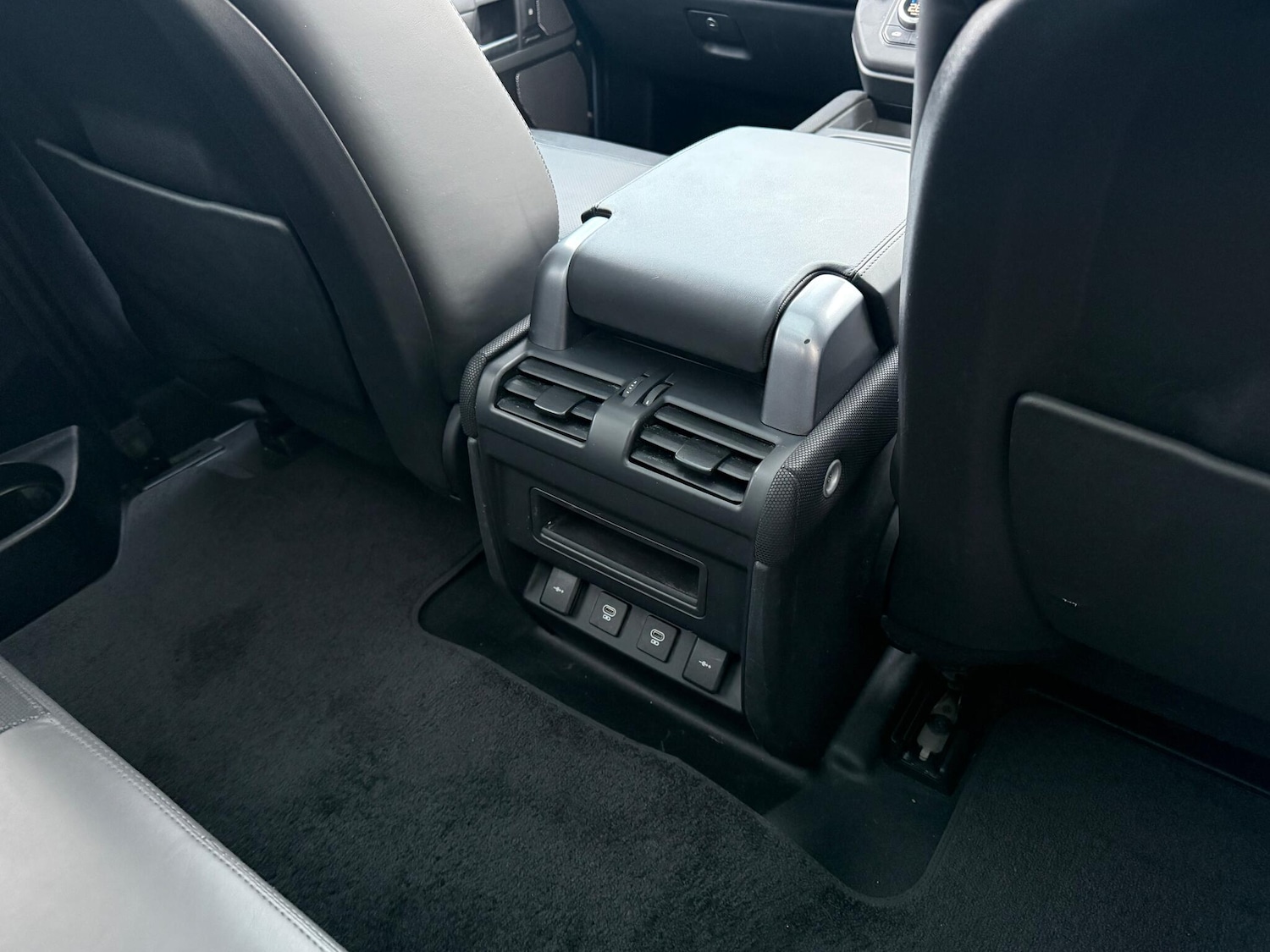 Used Land Rover Defender 90 2021 for sale - 77203664: Photo 37