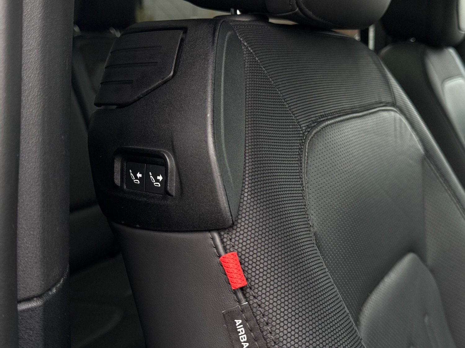 Used Land Rover Defender 90 2021 for sale - 77203664: Photo 39