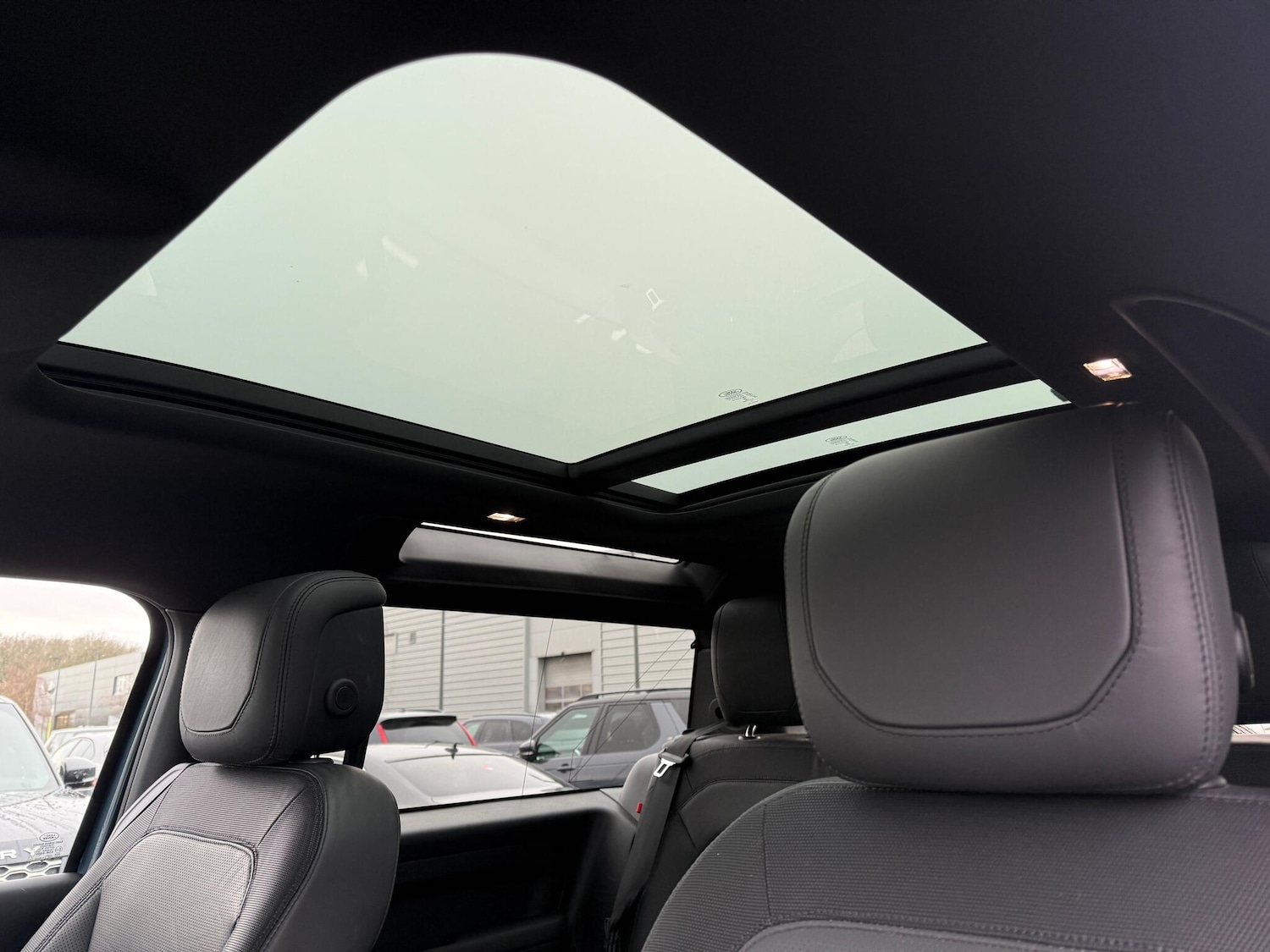 Used Land Rover Defender 90 2021 for sale - 77203664: Photo 4