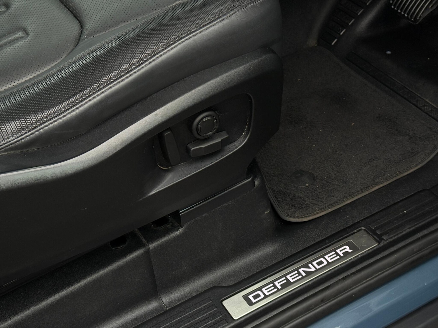 Used Land Rover Defender 90 2021 for sale - 77203664: Photo 40