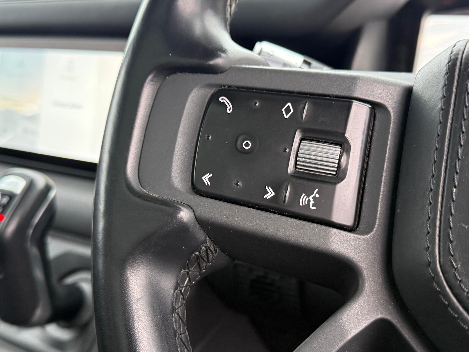 Used Land Rover Defender 90 2021 for sale - 77203664: Photo 47