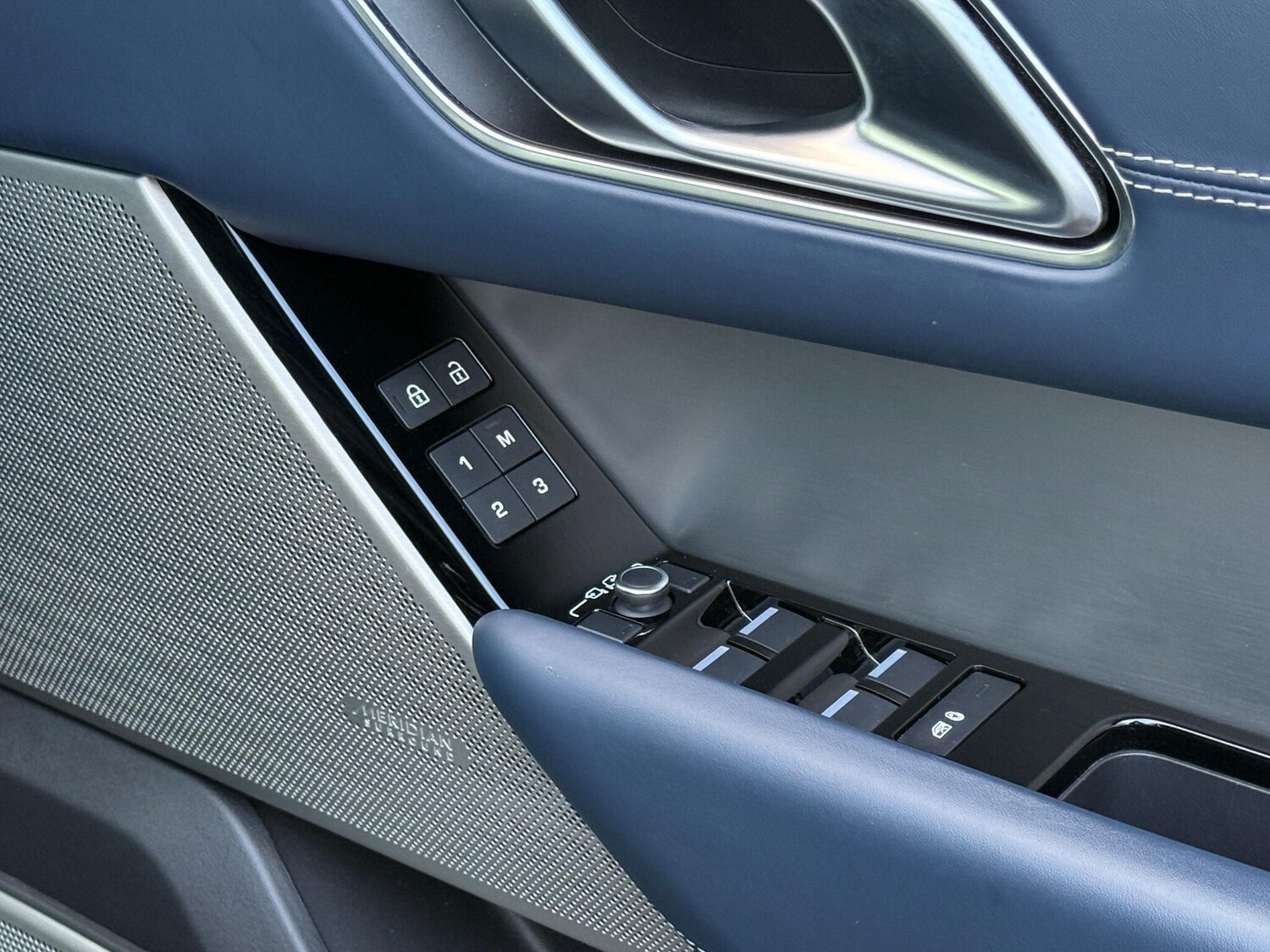 Used Land Rover Range Rover Velar 2022 for sale - 77358877: Photo 27