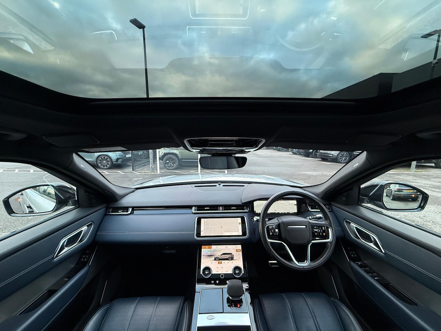 Used Land Rover Range Rover Velar 2022 for sale - 77358877: Photo 3