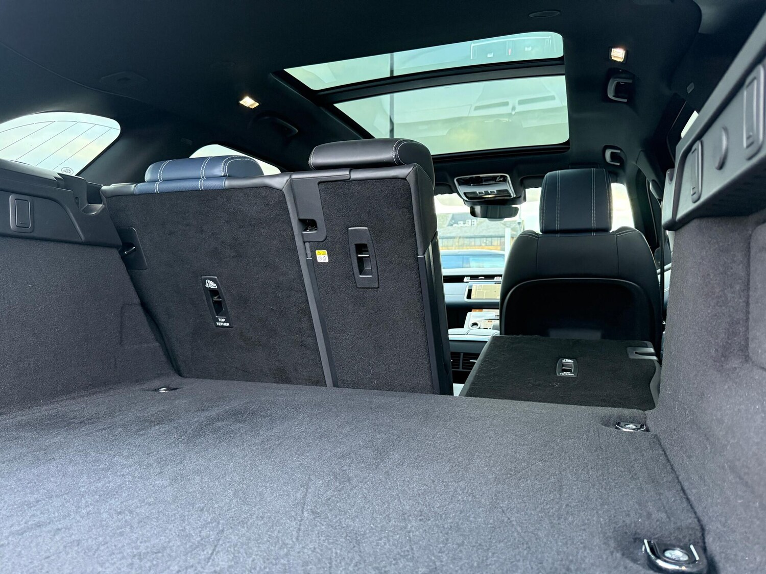 Used Land Rover Range Rover Velar 2022 for sale - 77358877: Photo 37