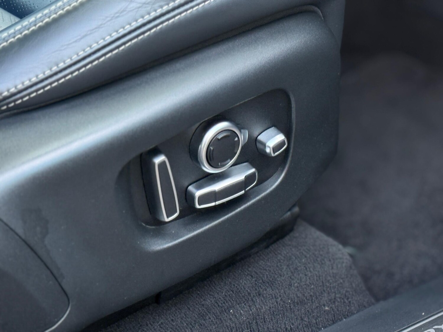 Used Land Rover Range Rover Velar 2022 for sale - 77358877: Photo 45