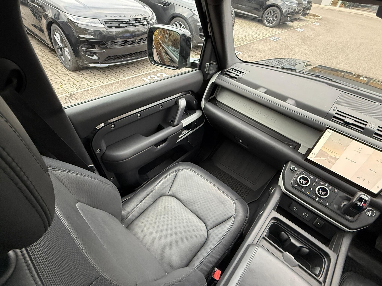 Used Land Rover Defender 2023 for sale - 76659091: Photo 25