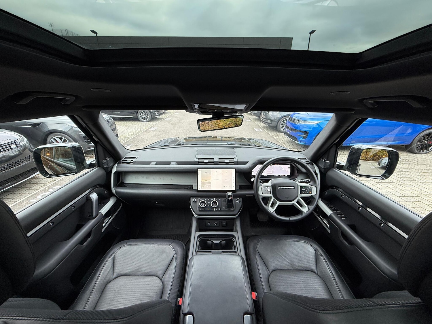 Used Land Rover Defender 2023 for sale - 76659091: Photo 3