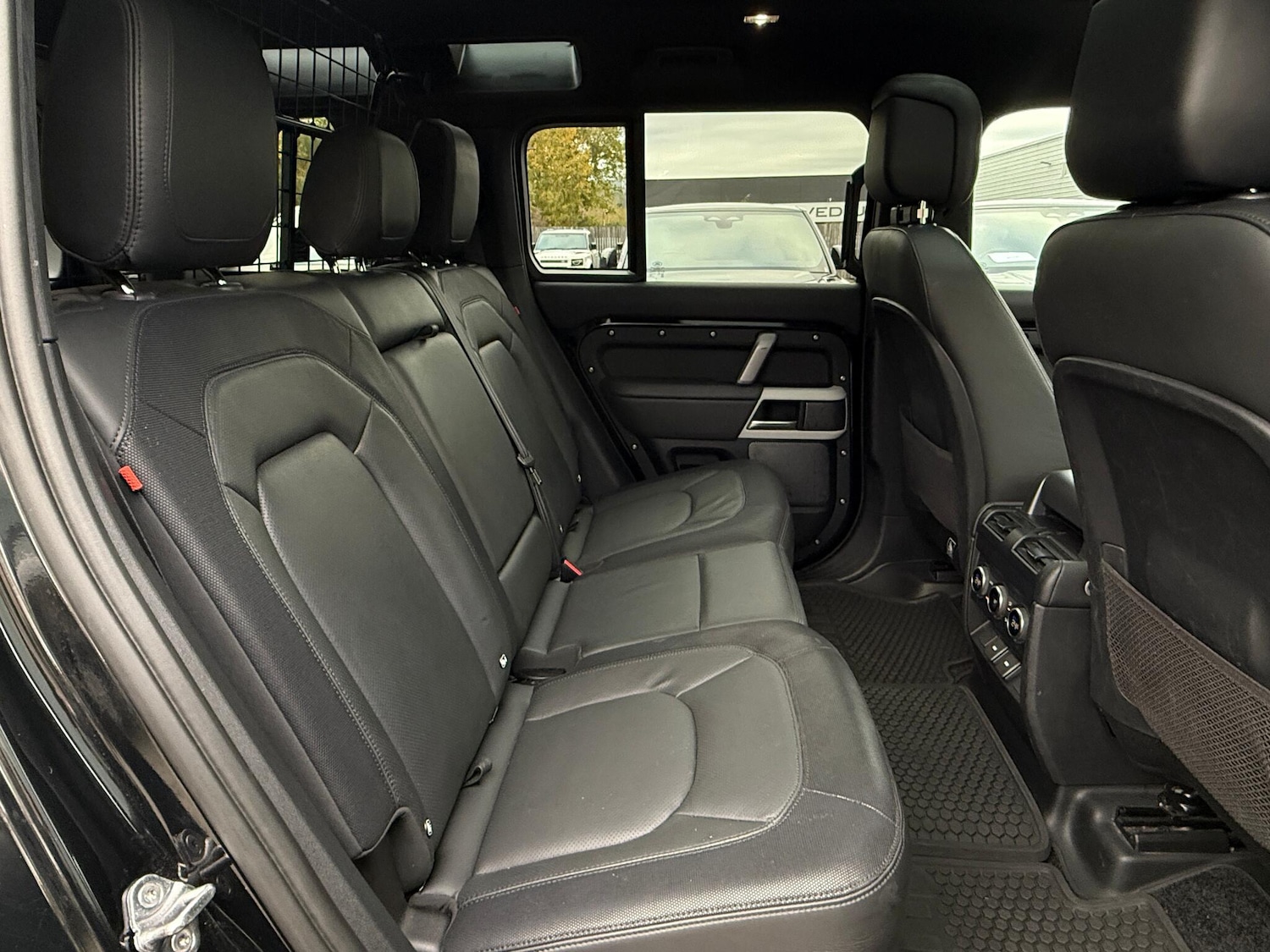 Used Land Rover Defender 2023 for sale - 76659091: Photo 35