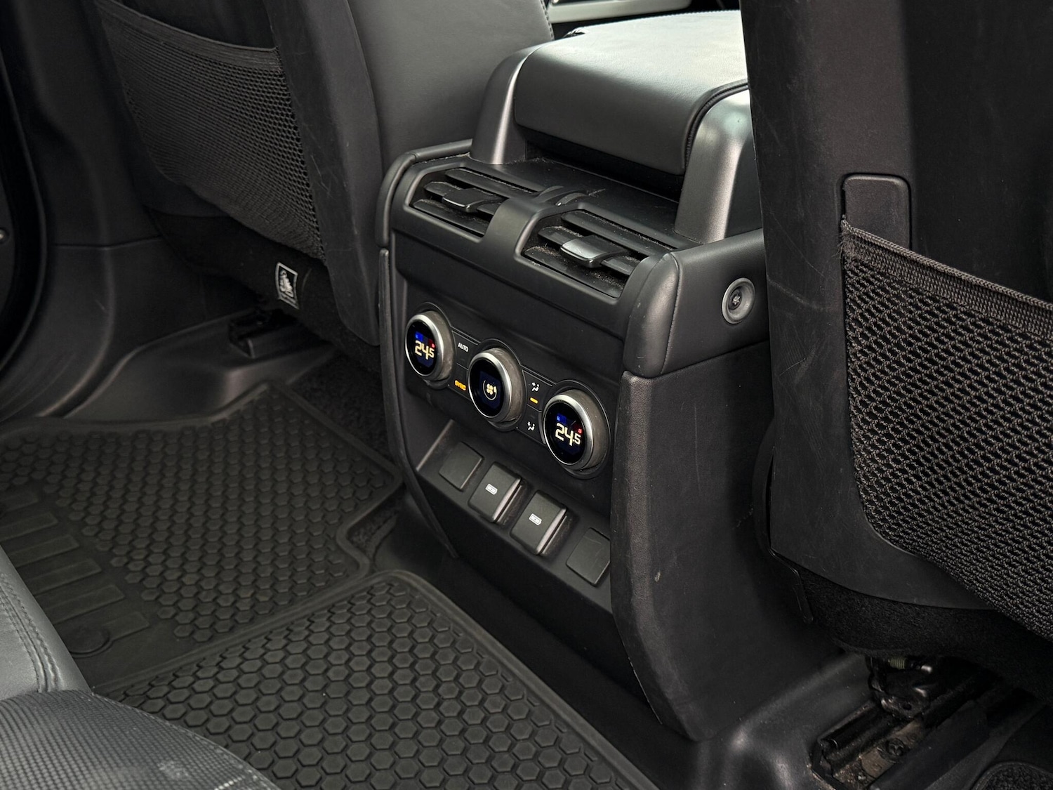 Used Land Rover Defender 2023 for sale - 76659091: Photo 38