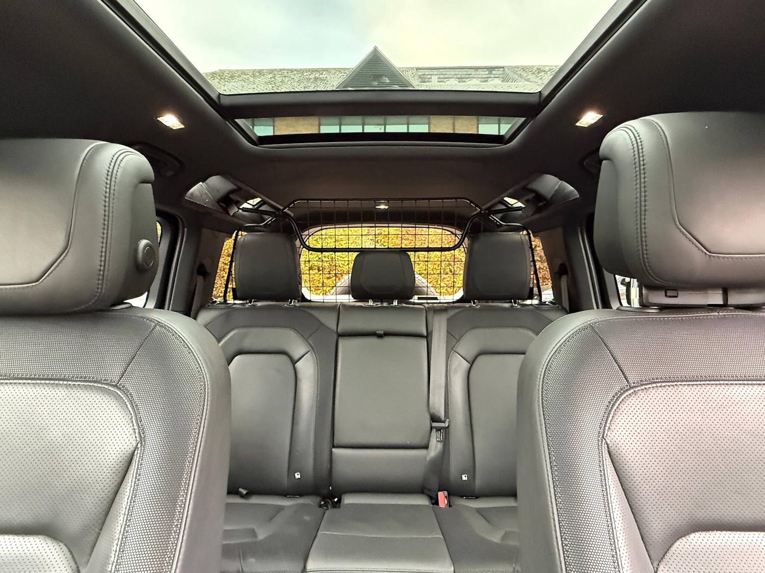 Used Land Rover Defender 2023 for sale - 76659091: Photo 39