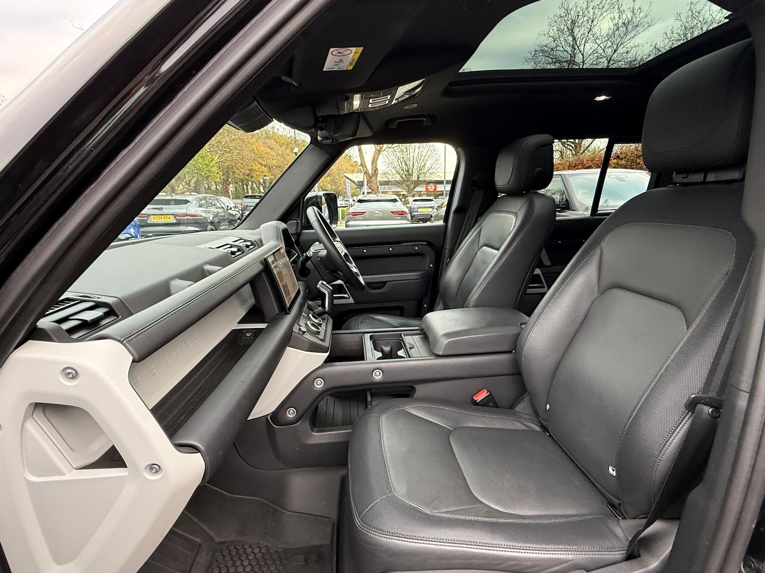 Used Land Rover Defender 2023 for sale - 76659091: Photo 44