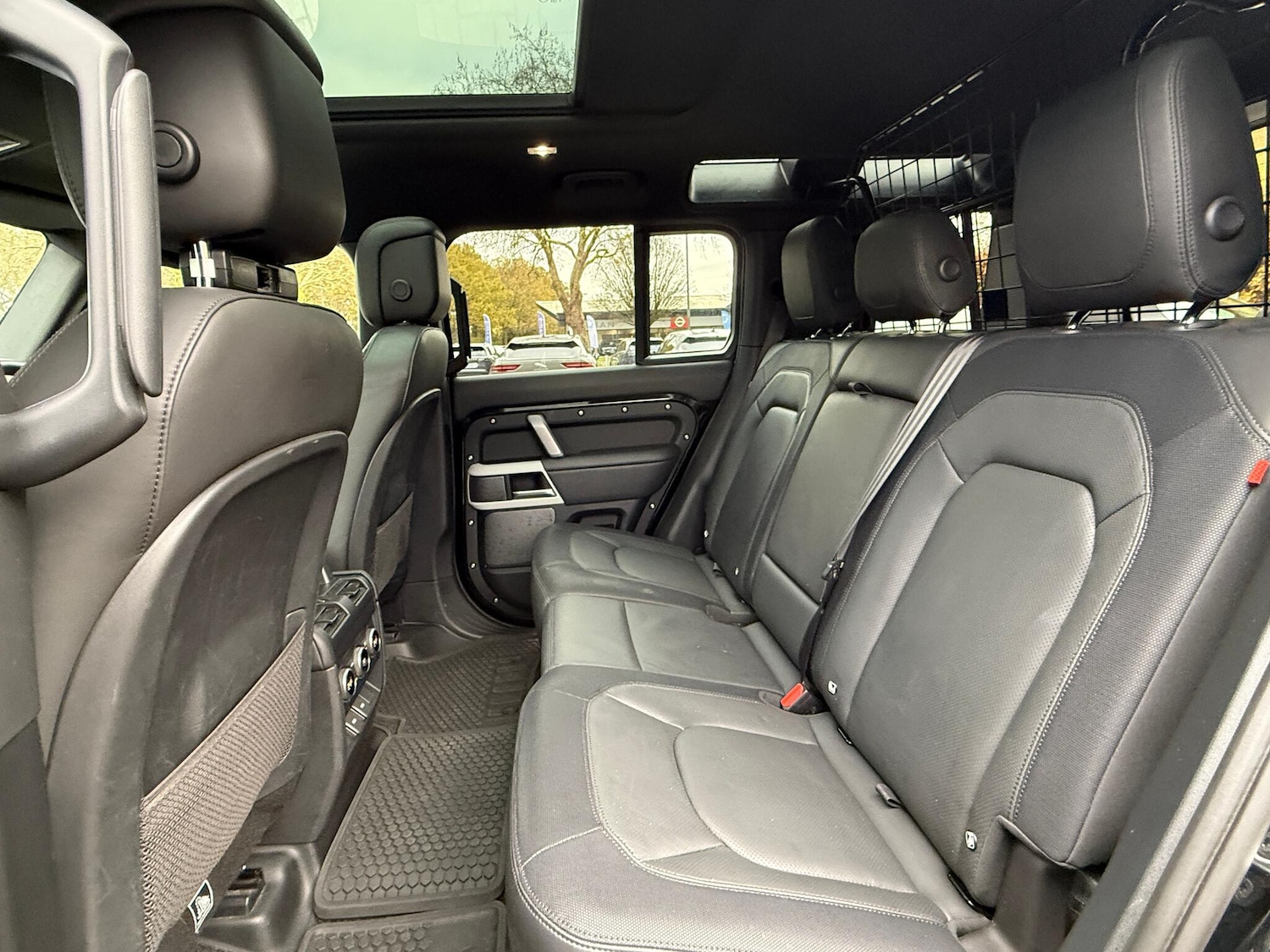 Used Land Rover Defender 2023 for sale - 76659091: Photo 46