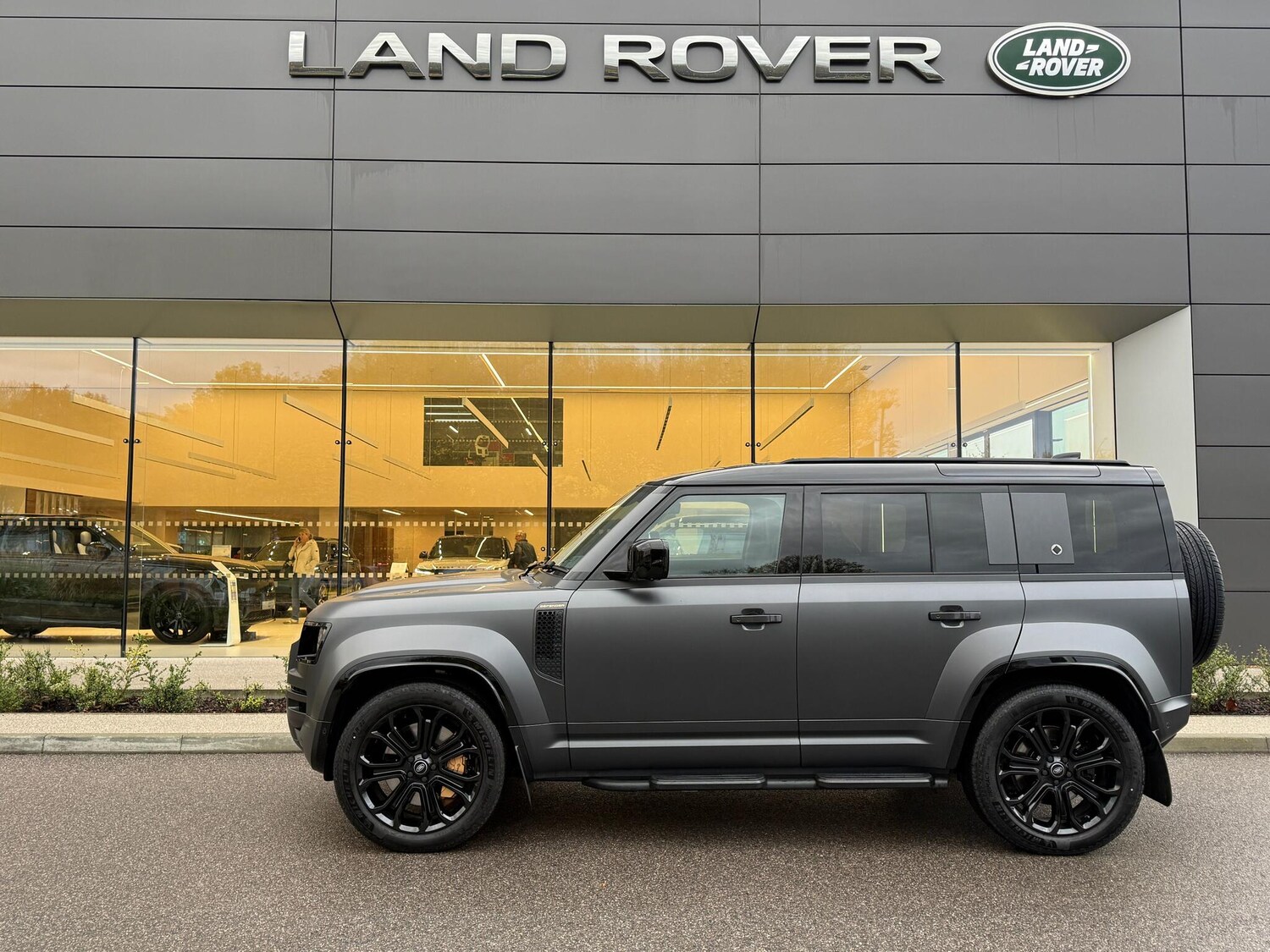 Used Land Rover Defender 110 for sale - 76584417: Photo 33