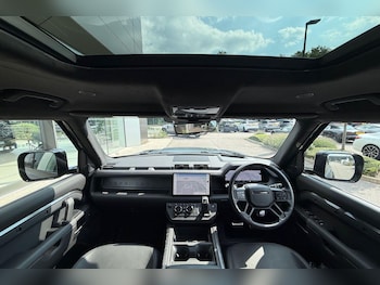 Used Land Rover Defender 110 2025 for sale - 76584417: Photo