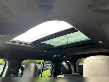 Used Land Rover Defender 110 2025 for sale - 76584417: Photo