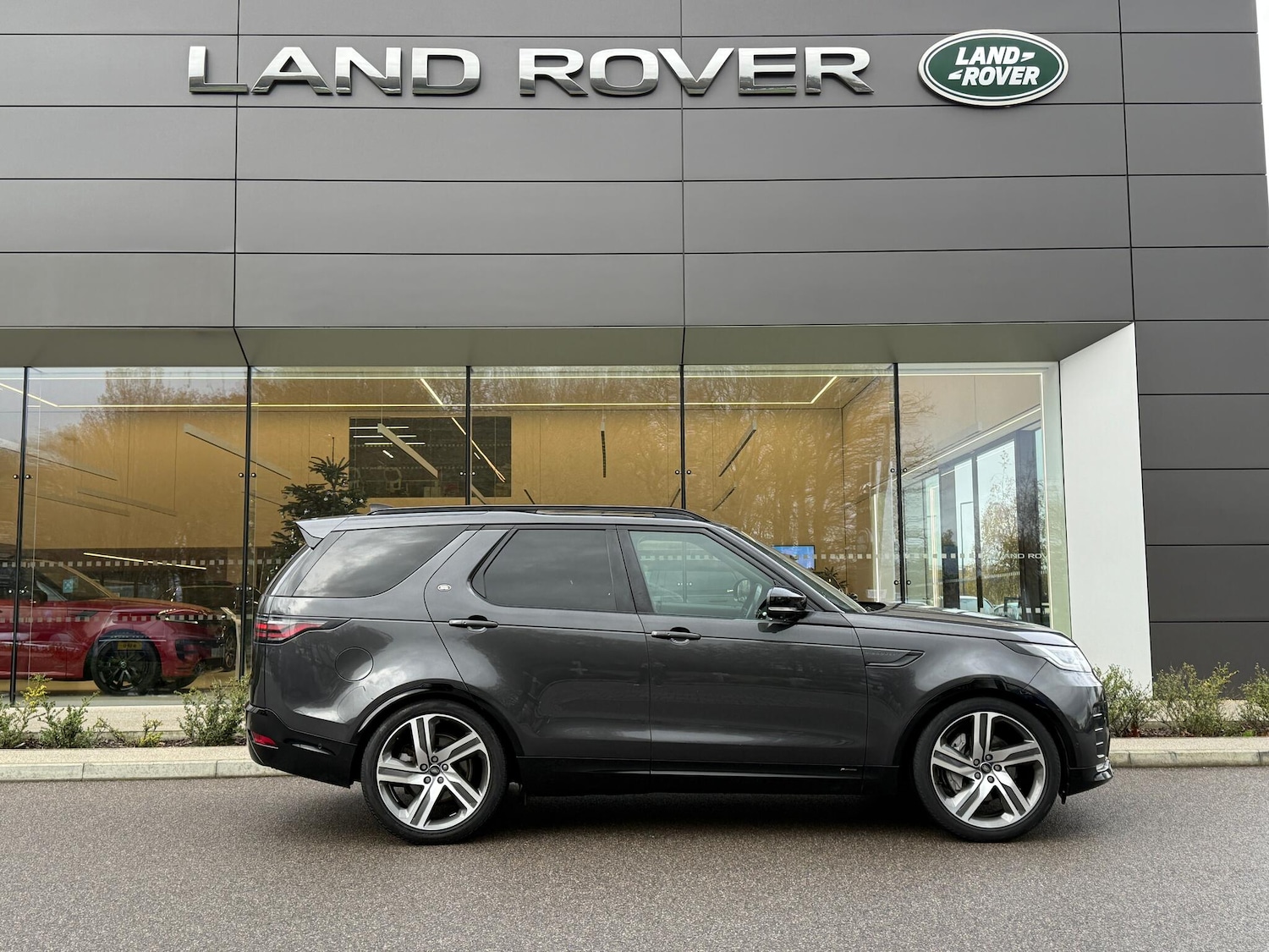 Used Land Rover Discovery 2022 for sale - 76976150: Photo 2