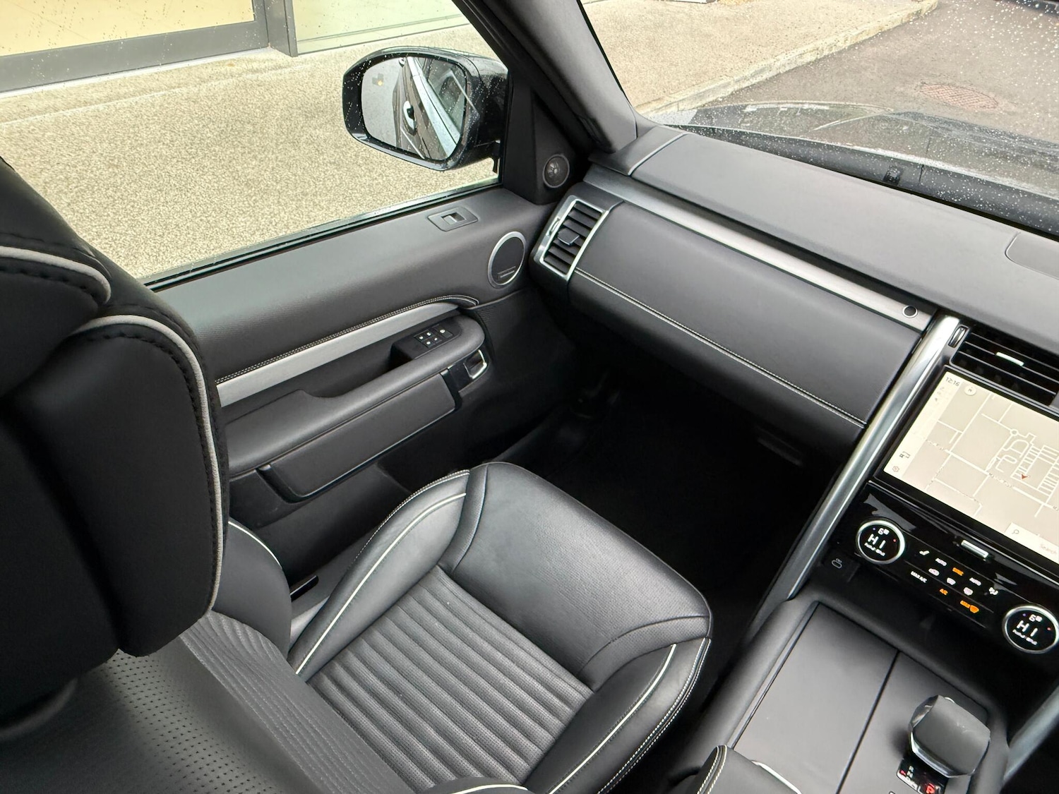 Used Land Rover Discovery 2022 for sale - 76976150: Photo 23