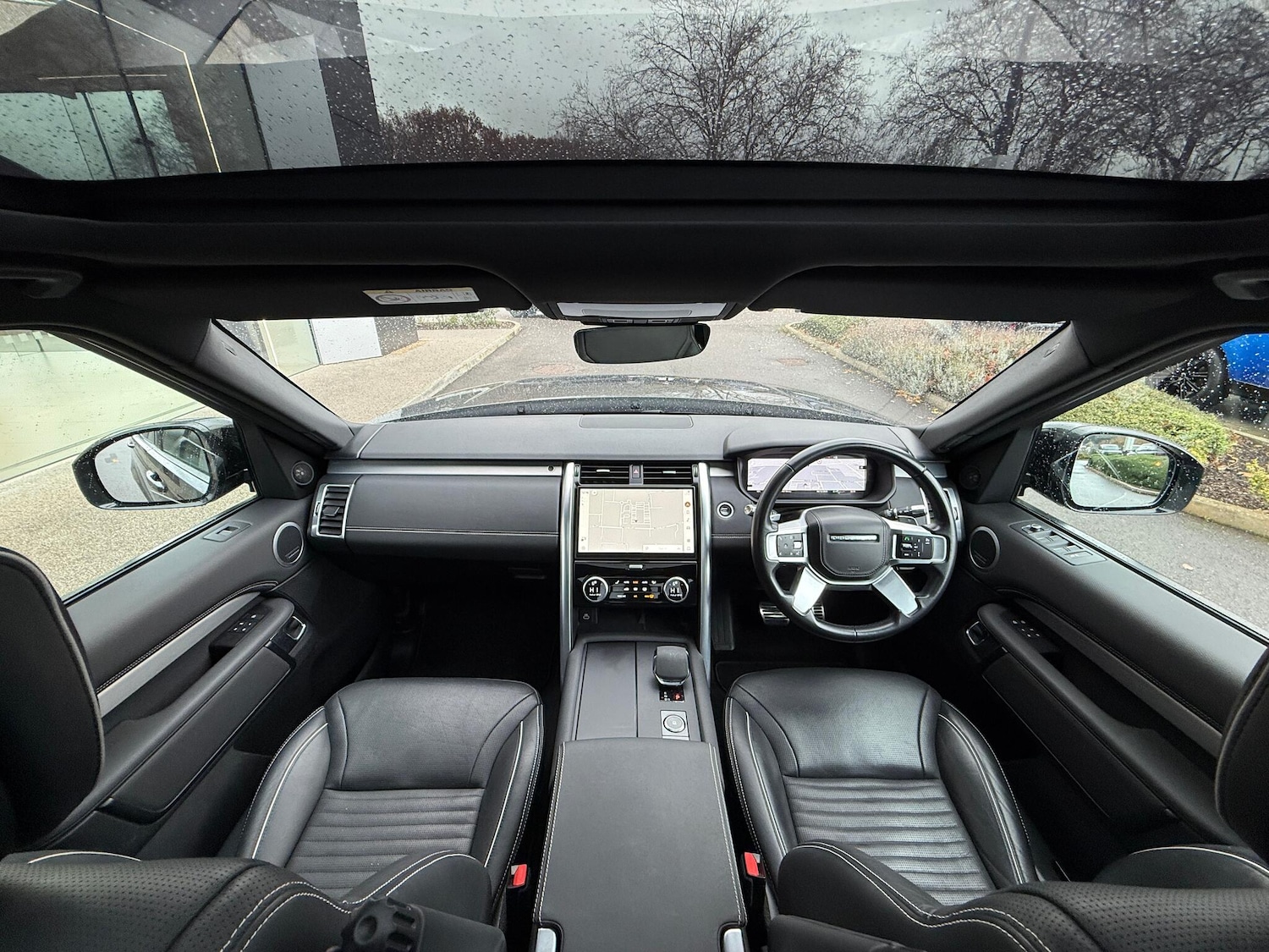 Used Land Rover Discovery 2022 for sale - 76976150: Photo 3