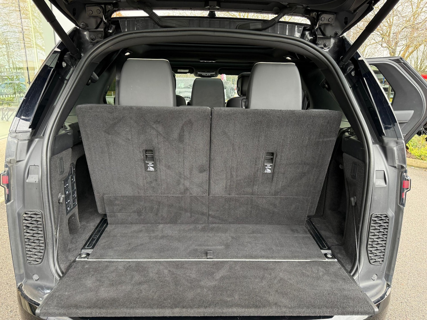 Used Land Rover Discovery 2022 for sale - 76976150: Photo 30