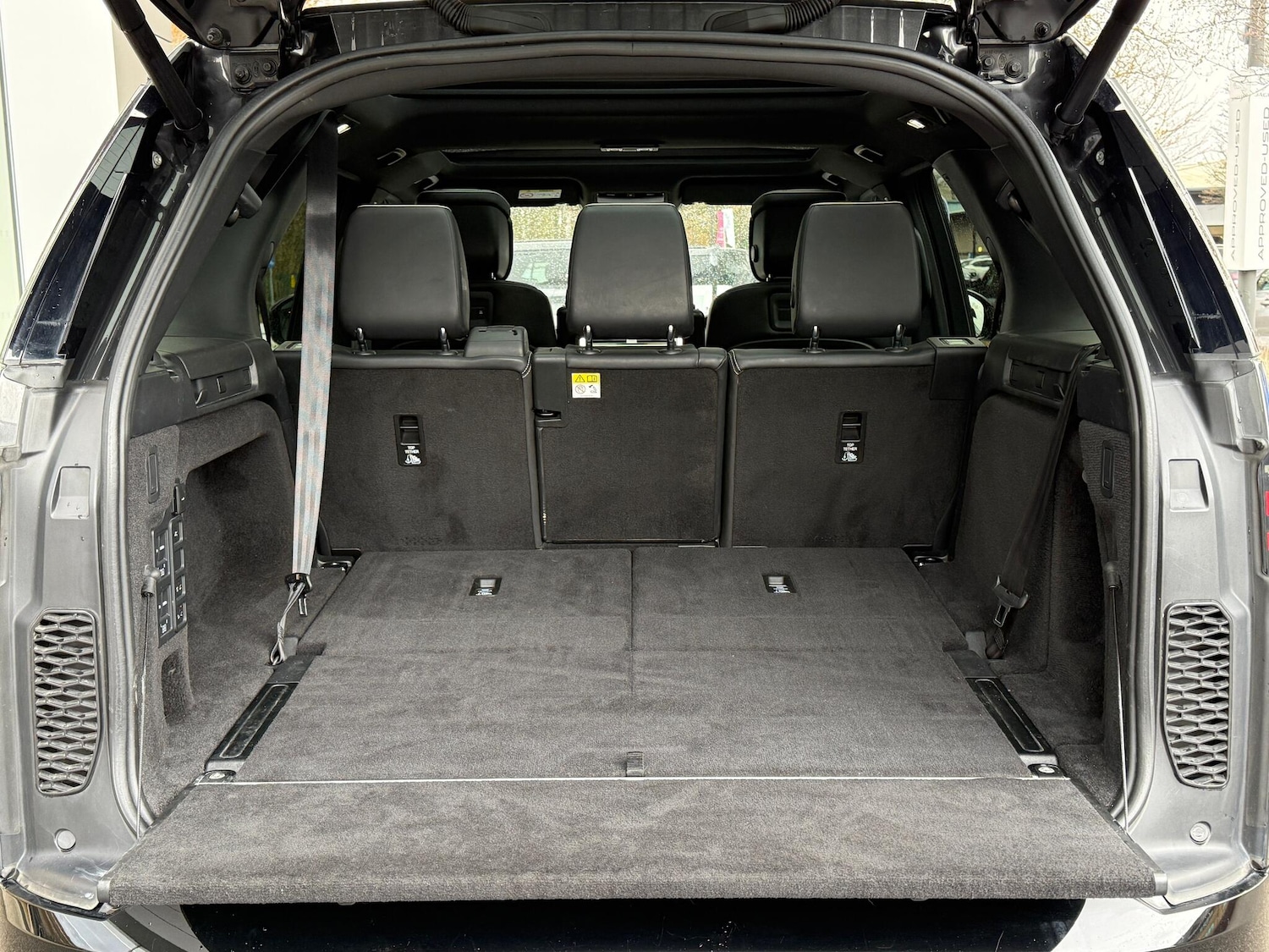 Used Land Rover Discovery 2022 for sale - 76976150: Photo 32