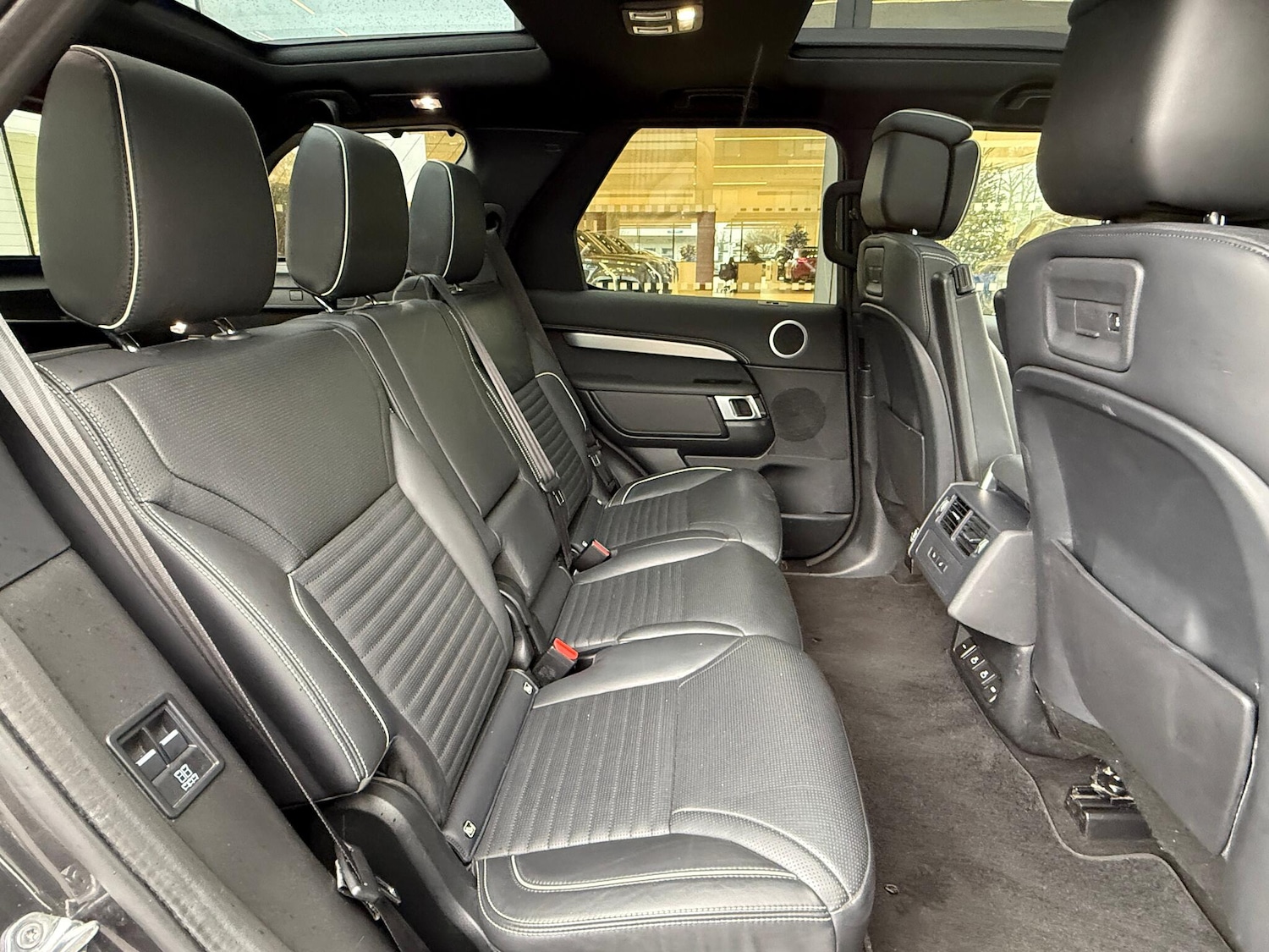 Used Land Rover Discovery 2022 for sale - 76976150: Photo 35