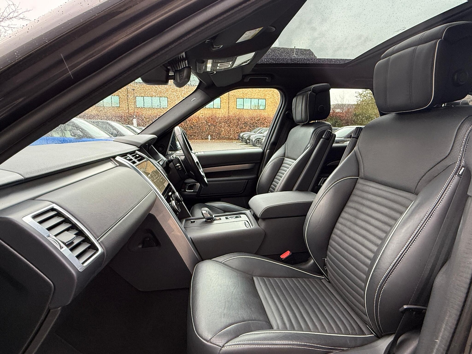 Used Land Rover Discovery 2022 for sale - 76976150: Photo 46