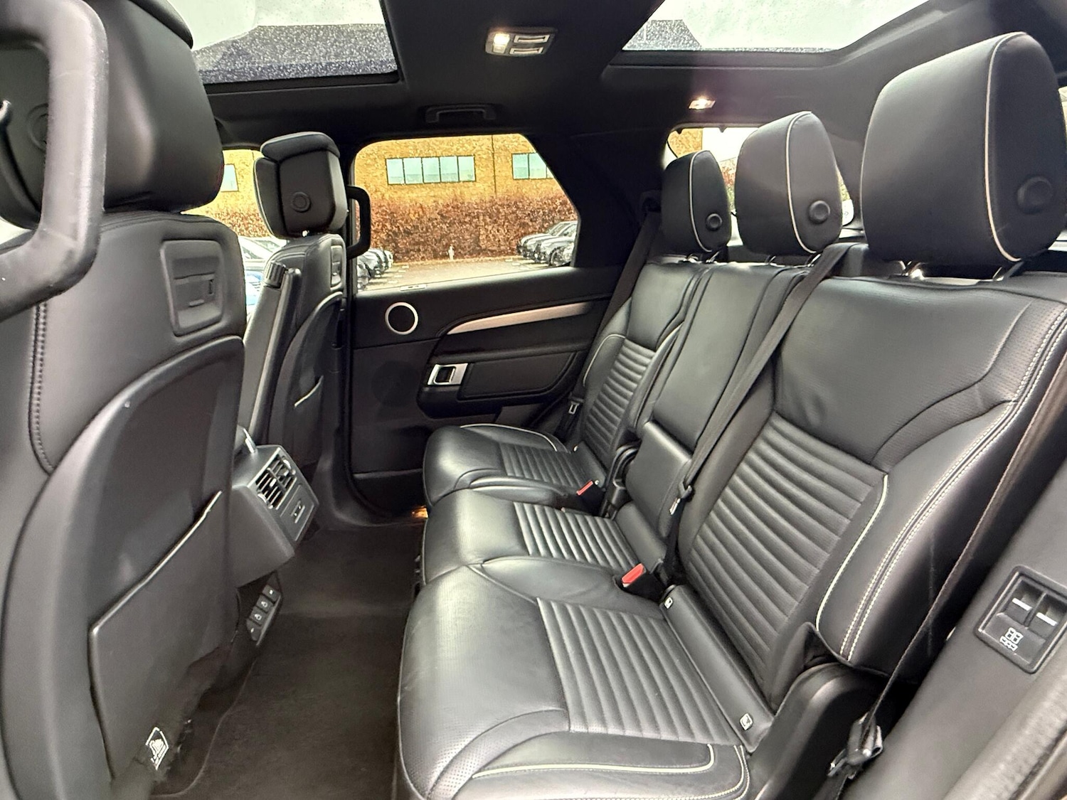 Used Land Rover Discovery 2022 for sale - 76976150: Photo 47