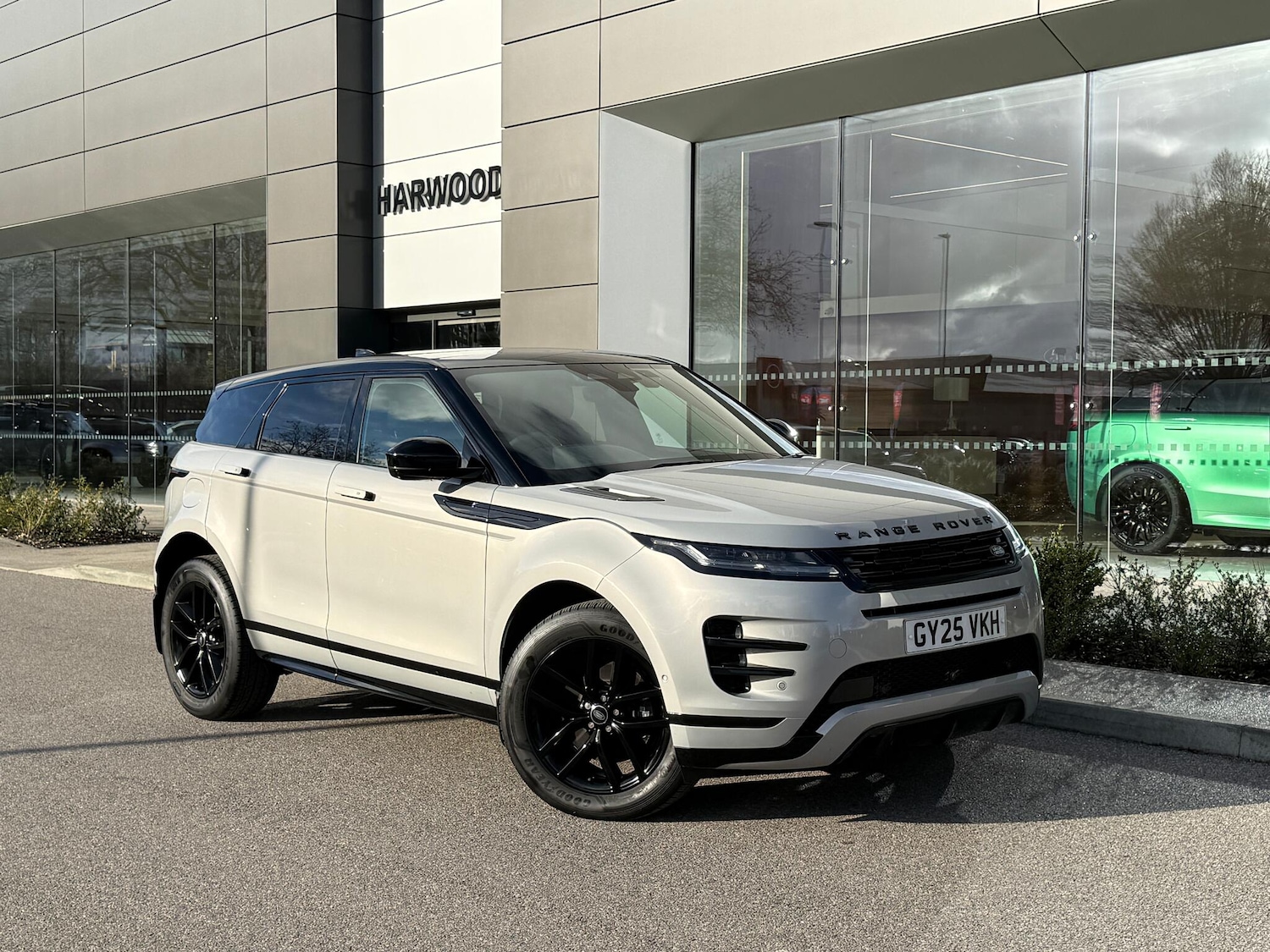 Used Land Rover Range Rover Evoque 2025 for sale - 77359309: Photo 1