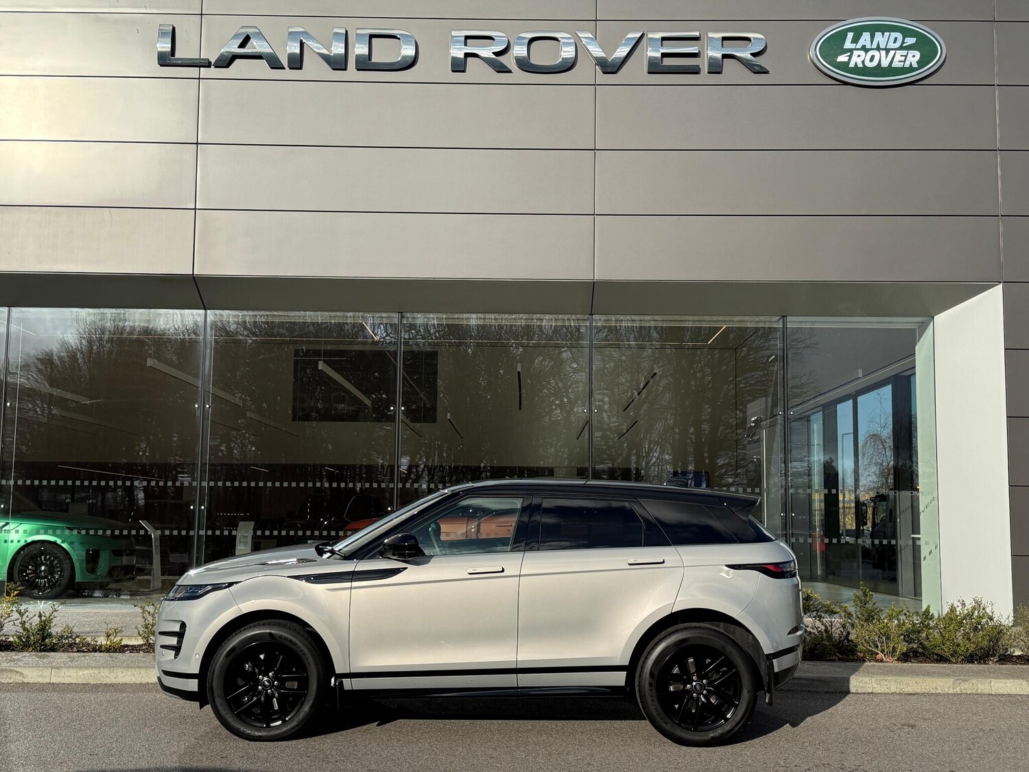 Used Land Rover Range Rover Evoque 2025 for sale - 77359309: Photo 11