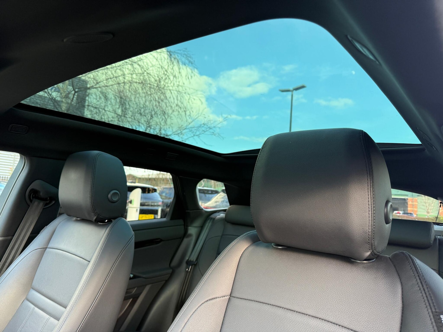 Used Land Rover Range Rover Evoque 2025 for sale - 77359309: Photo 4