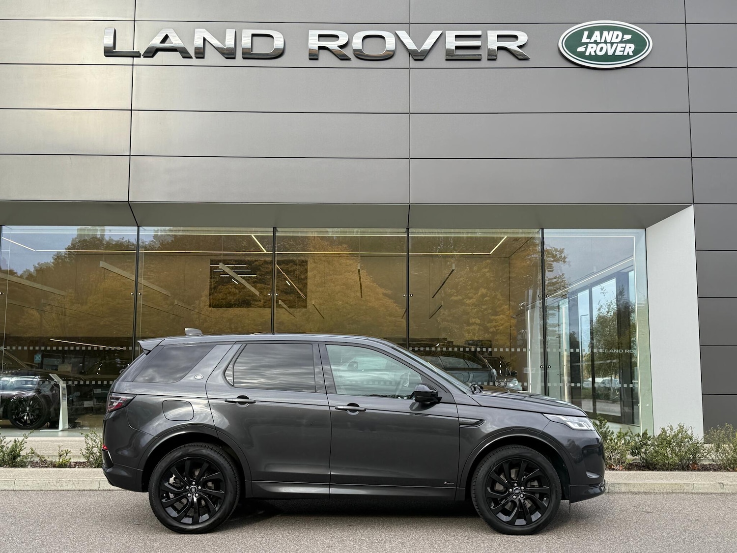 Used Land Rover Discovery Sport for sale - 76701579: Photo 2
