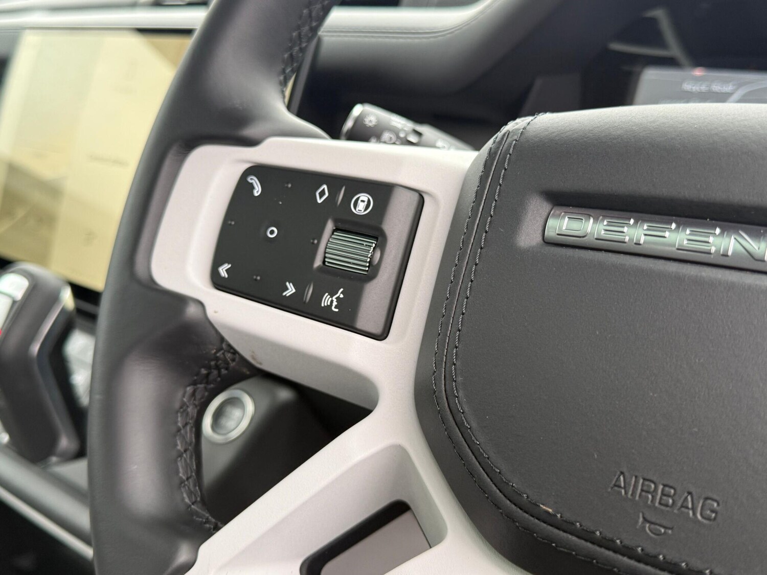 Used Land Rover Defender 90 for sale - 77455807: Photo 39