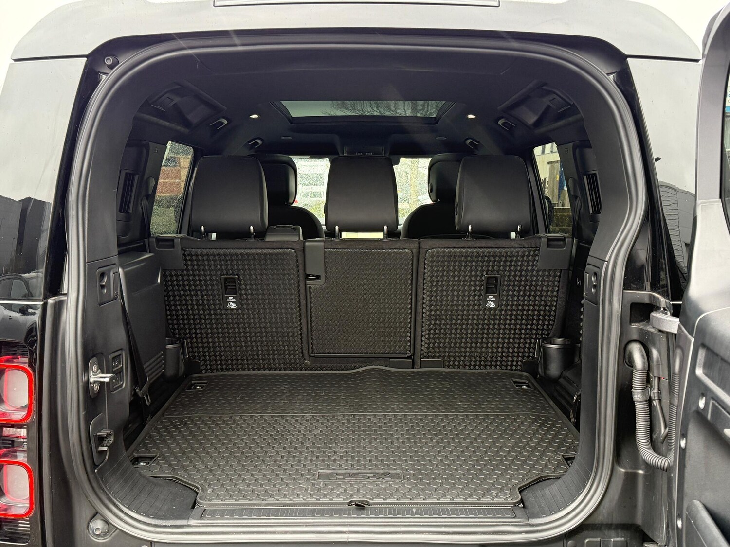 Used Land Rover Defender 2023 for sale - 77425092: Photo 28