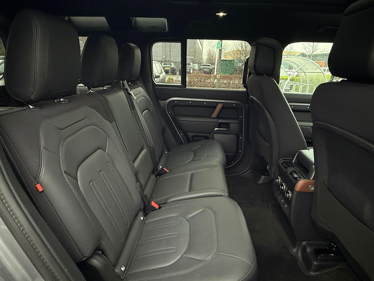 Used Land Rover Defender 2023 for sale - 77425092: Photo 29