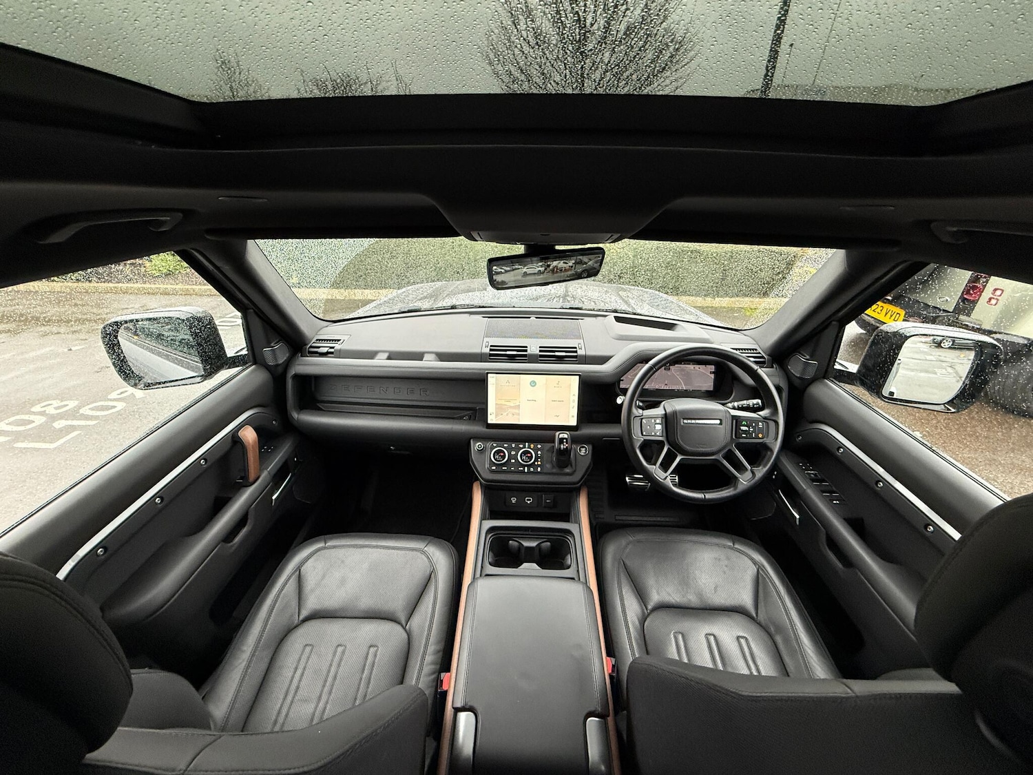 Used Land Rover Defender 2023 for sale - 77425092: Photo 3