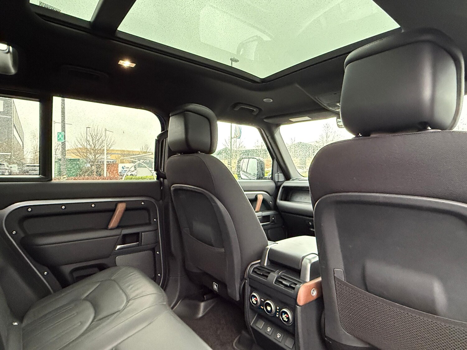 Used Land Rover Defender 2023 for sale - 77425092: Photo 30