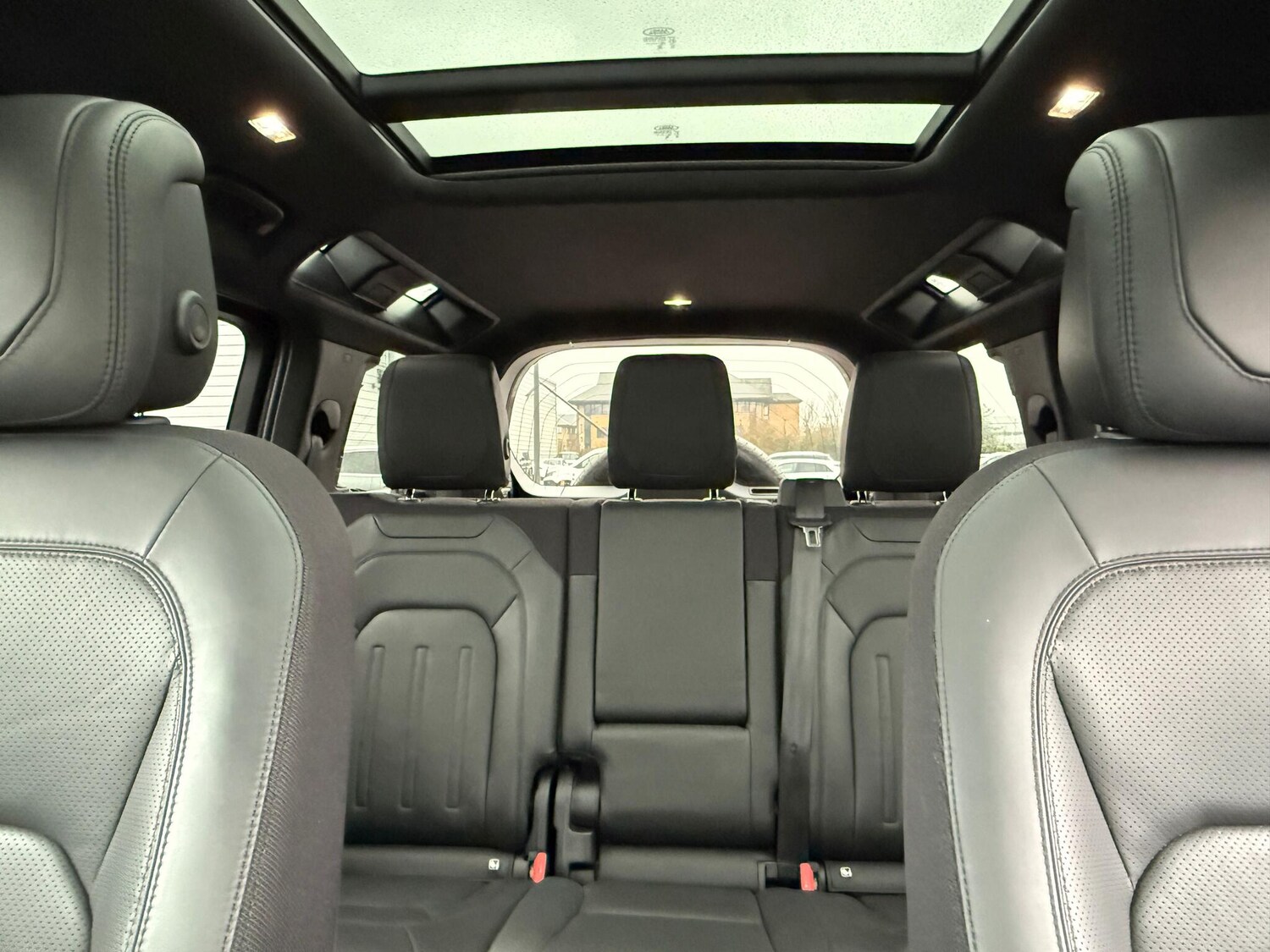 Used Land Rover Defender 2023 for sale - 77425092: Photo 32