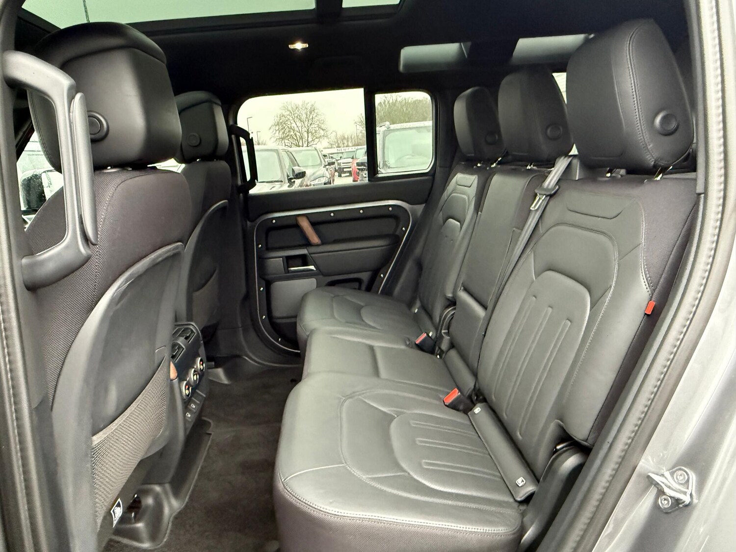 Used Land Rover Defender 2023 for sale - 77425092: Photo 38