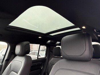 Used Land Rover Defender 110 2023 for sale - 77425092: Photo