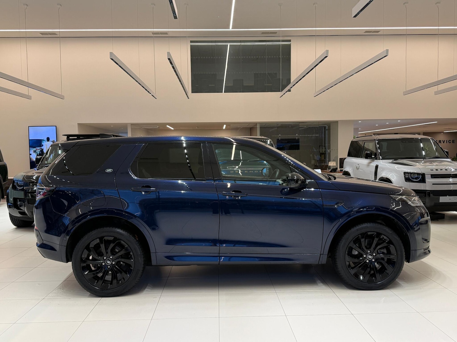 Used Land Rover Discovery Sport for sale - 77537927: Photo 2