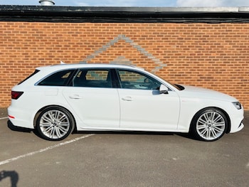 Used Audi A4 2017 for sale - 76101016: Photo