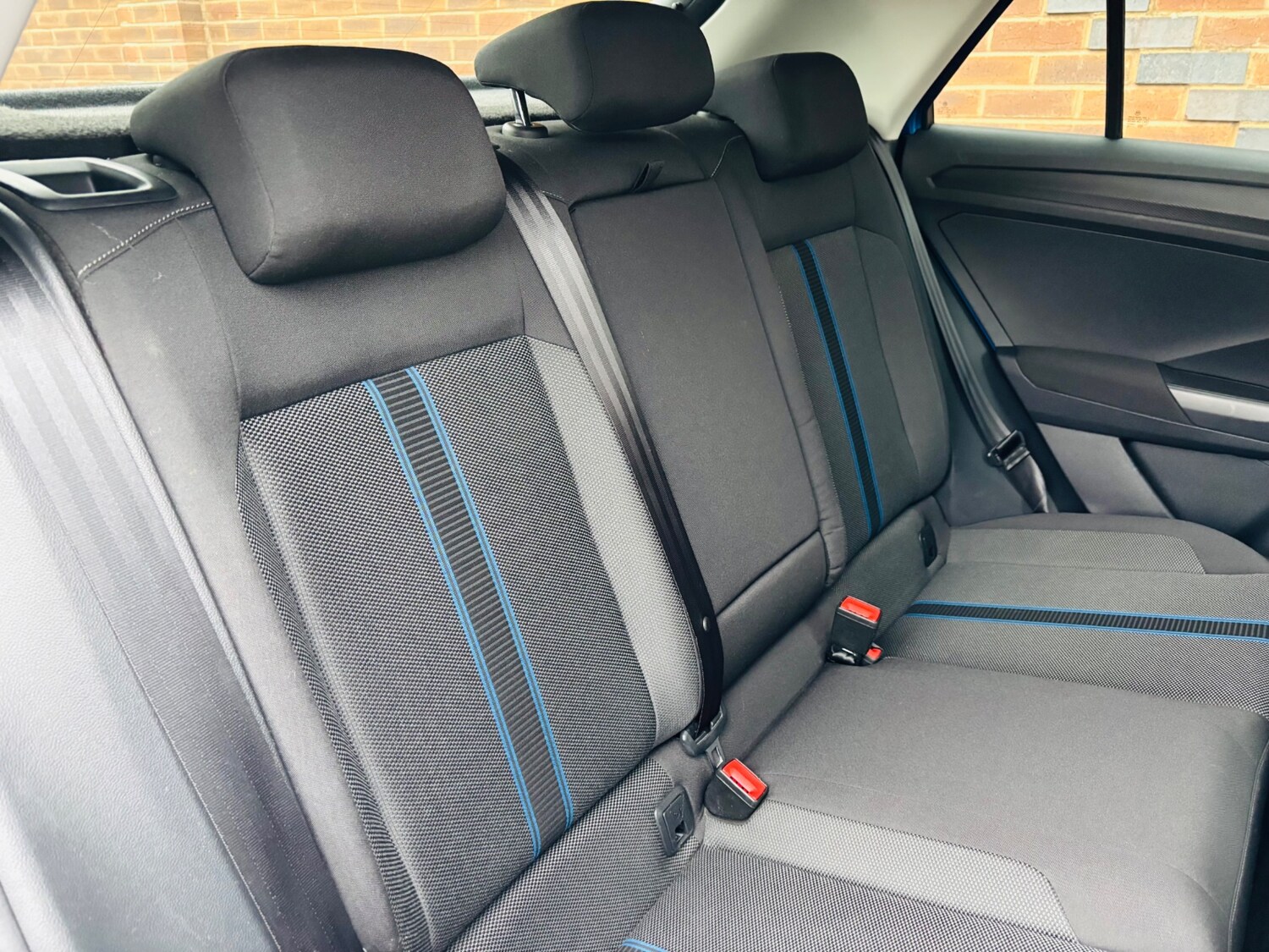 Used Volkswagen T-Roc 2018 for sale - 76309652: Photo 16